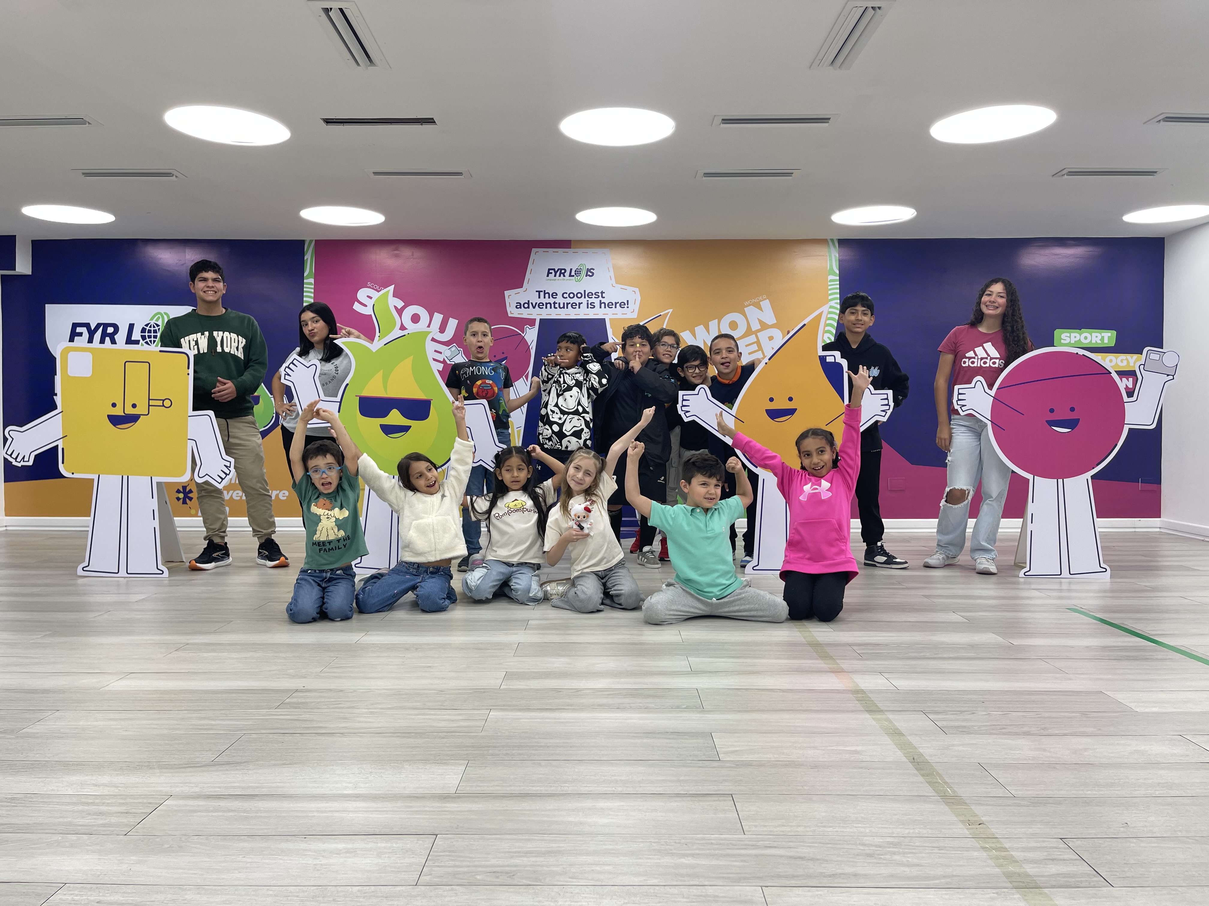 Niños en el Summer World Cup Adventure de Fyr Lois